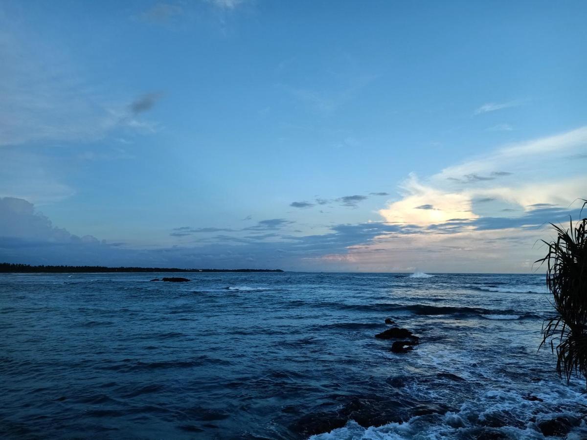 Samudra Beach Resort Тангалла Экстерьер фото