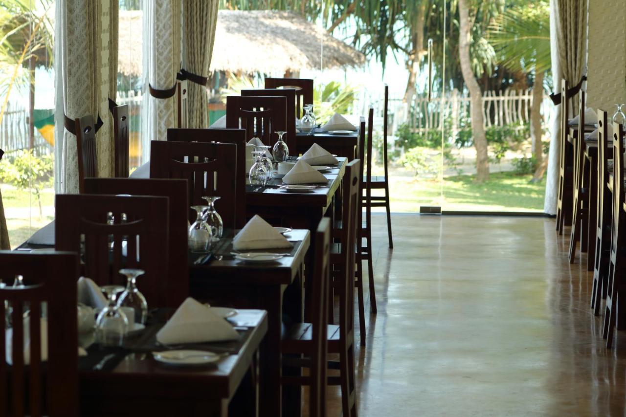 Samudra Beach Resort Тангалла Экстерьер фото